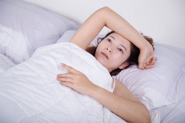 寝付きが悪い更年期女性